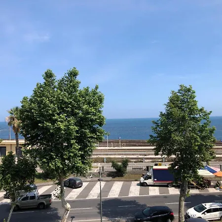 Elephant Sea View Апартаменти *
