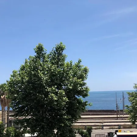 Elephant Sea View Катанія